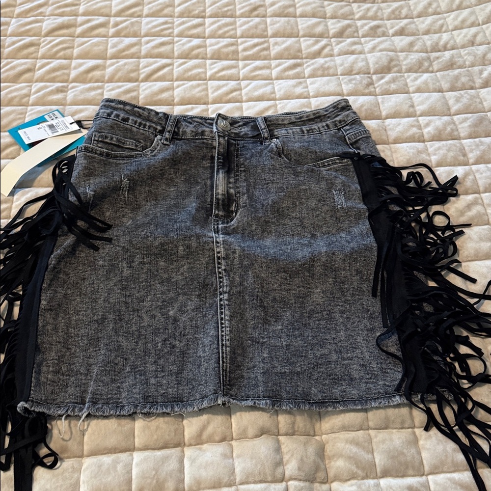 Stylish Black Denim Mini Skirt with Fringe